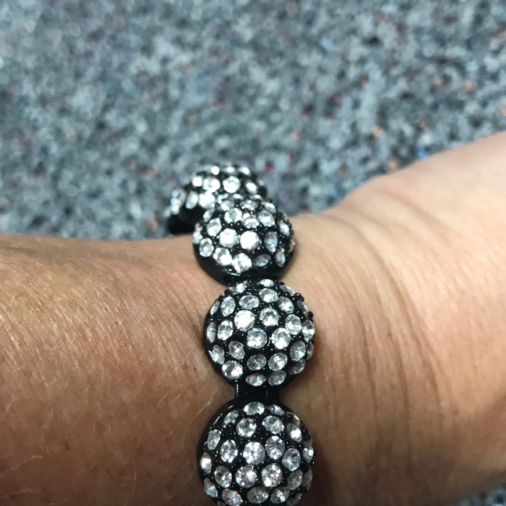 NWT WHBM Black Rhinestone Magnetic Closure Bangle - Picture 3 of 5